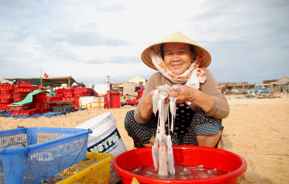 Nụ[-]cười[-]hồi[-]sinh[-]từ[-]vùng[-]biển[-]chết